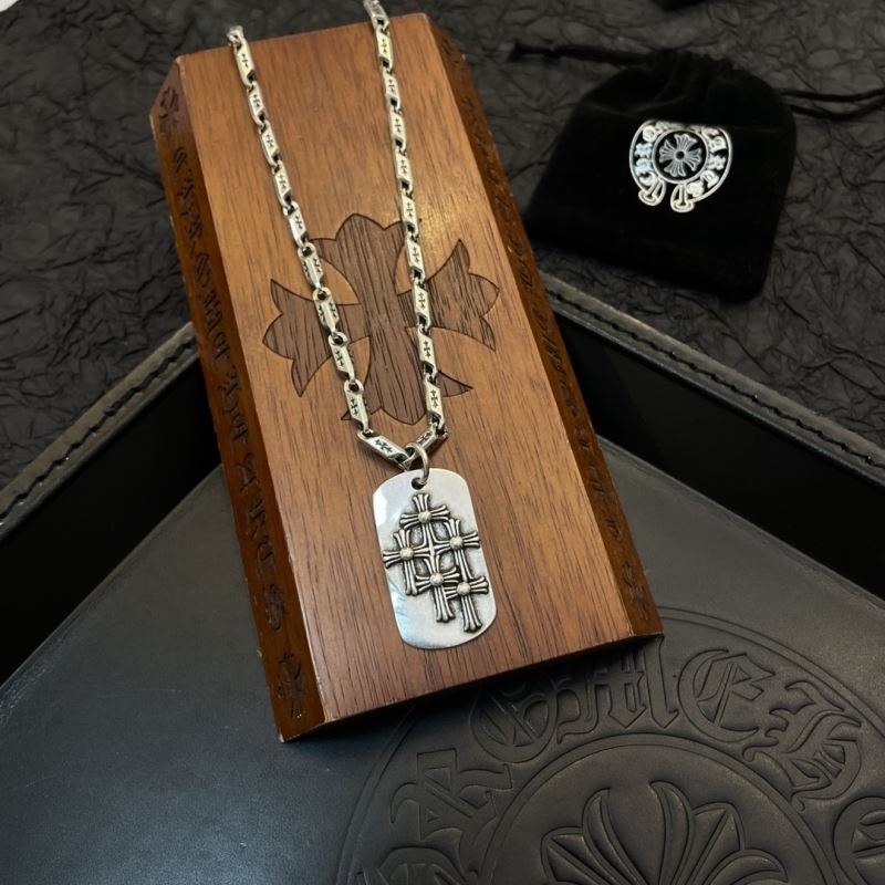 Ch*0me He**ts necklaces
